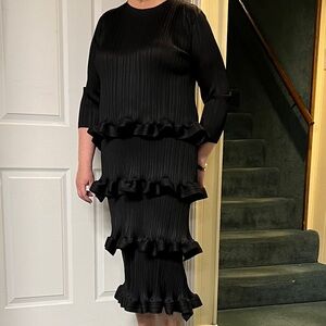 Chic Black Ruffle Long Sleeve Dress
